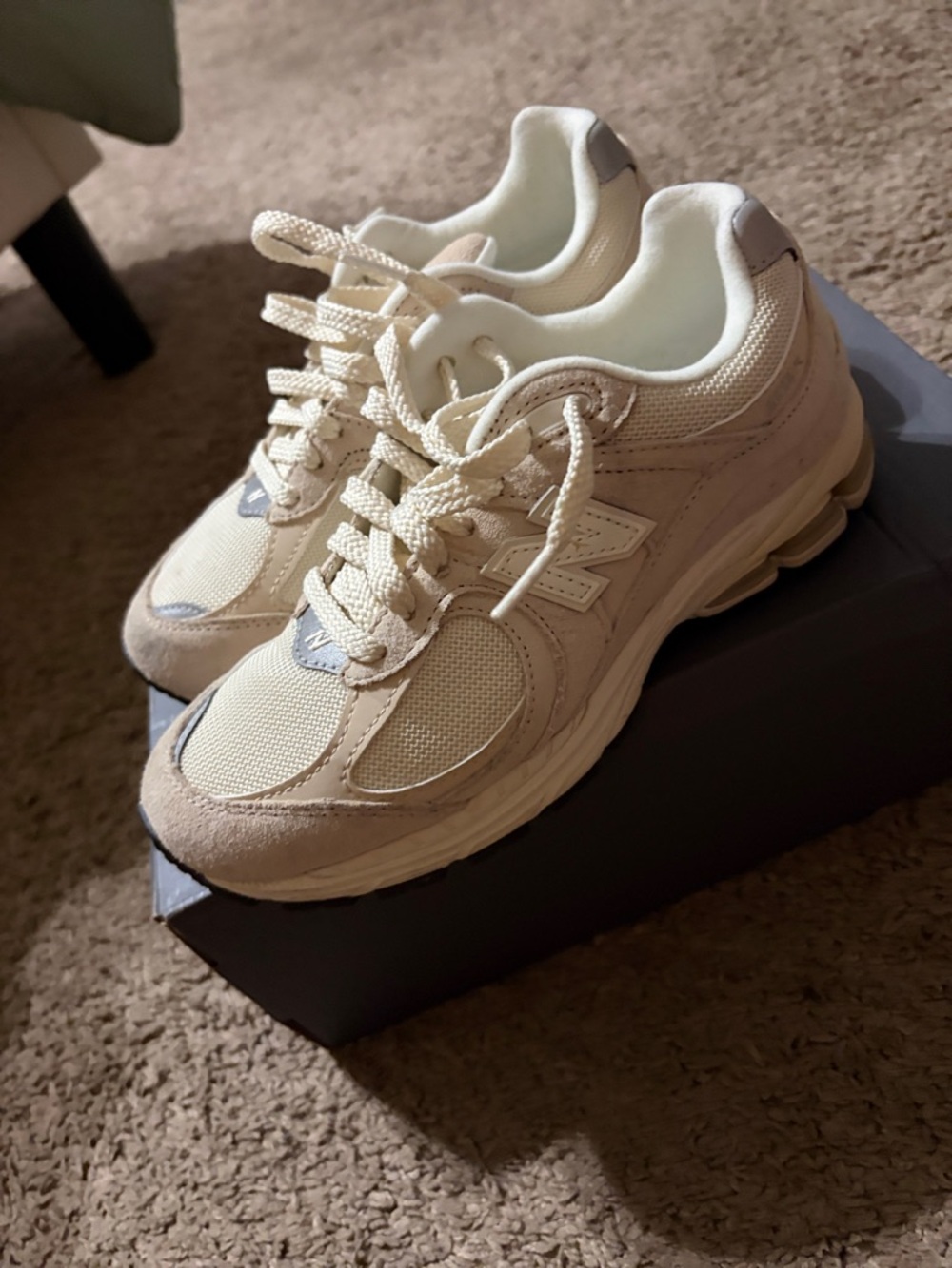 New Balance Women's Cream/Tan Lightweight Sneakers